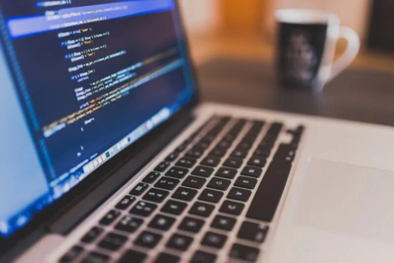 ITエンジニアの種類を一覧でわかりやすく解説!役割や仕事内容の違いを理解しよう